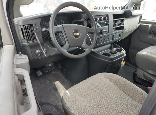 1GCWGAFP9P1160964 2023 CHEVROLET EXPRESS White Widok deski rozdzielczej