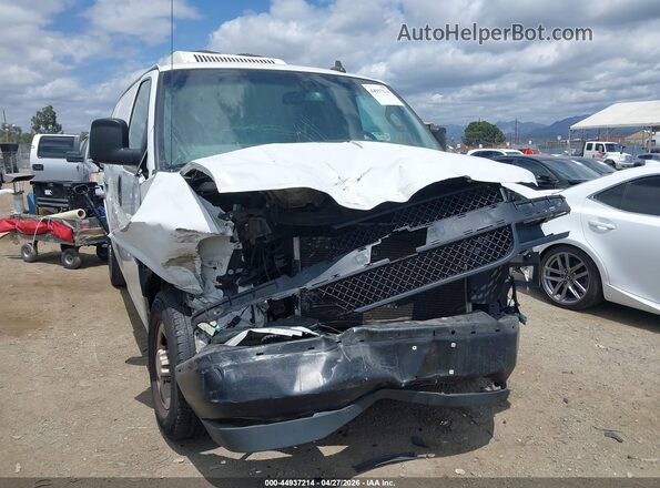 1GCZGGFP0M1304705 2021 CHEVROLET EXPRESS White Widok z przodu