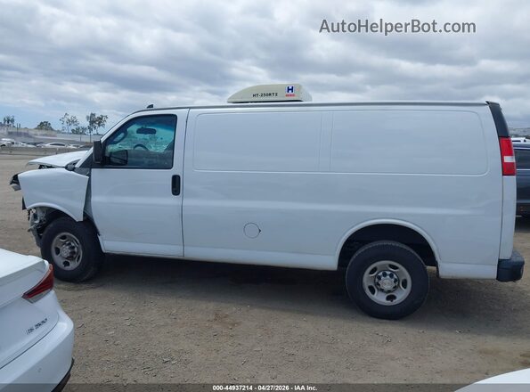 1GCZGGFP0M1304705 2021 CHEVROLET EXPRESS White Widok wnętrza 360 stopni