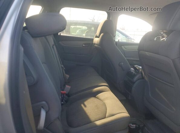 1GNKVFED1HJ200049 2017 CHEVROLET TRAVERSE Серебряный Вид задней части салона