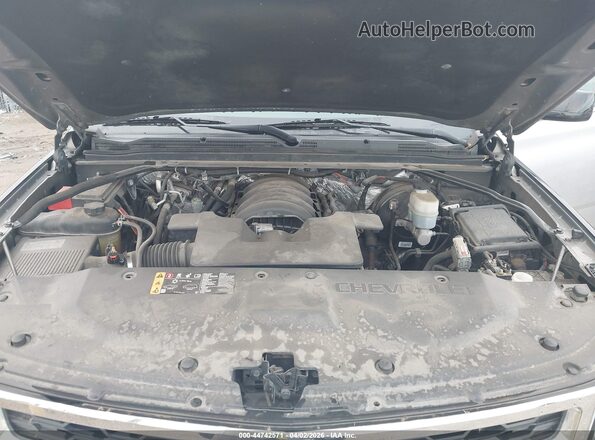 1GNLCDEC0JR305422 2018 CHEVROLET TAHOE Серебряный Вид сзади