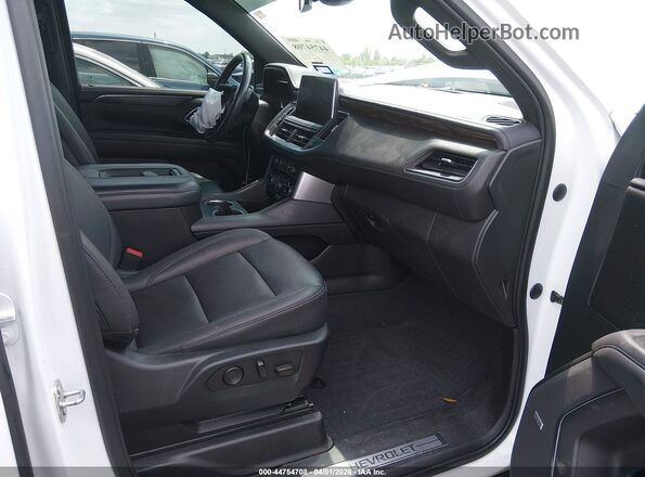 1GNSCCKD1PR183052 2023 CHEVROLET SUBURBAN Белый Вид салона спереди