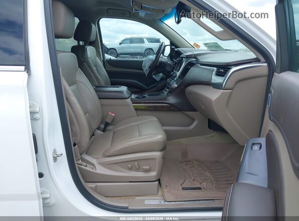 1GNSCHKC7GR100017 2016 CHEVROLET SUBURBAN Белый Вид салона спереди