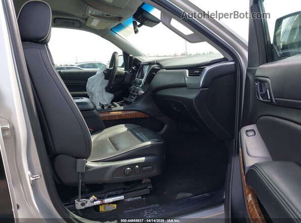 1GNSCJKC2JR104104 2018 CHEVROLET SUBURBAN Черный Вид салона спереди