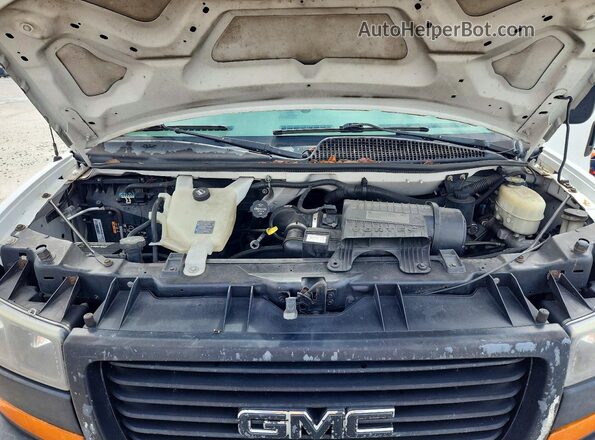 1GTW7AFF0G1901798 2016 GMC SAVANA White ძრავის განყოფილების ხედი