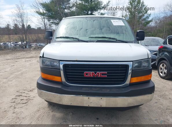 1GTW7AFF0H1908641 2017 GMC SAVANA 2500 White Vista del cuadro de instrumentos