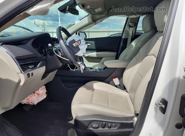 1GYFZDR49NF100593 2022 CADILLAC XT4 White Front interior view