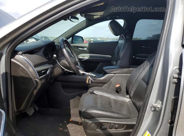 1GYFZDR4XPF177802 2023 CADILLAC XT4 Серый Вид салона спереди