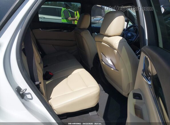 1GYKNARS2HZ258722 2017 CADILLAC XT5 Белый Вид наклейки с VIN-кодом