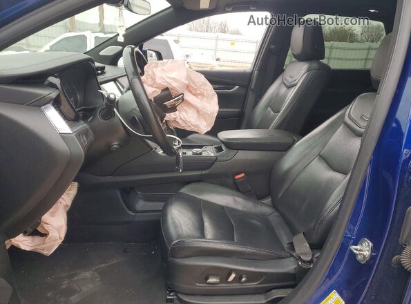 1GYKNDRS4PZ190861 2023 CADILLAC XT5 Blue Widok wnętrza z przodu