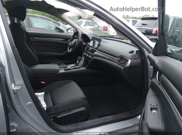 1HGCV1F19KA074715 2019 HONDA ACCORD Серебряный Вид салона спереди