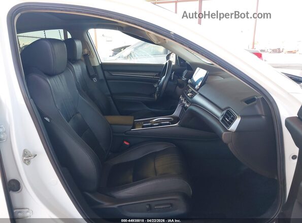 1HGCV2F93KA026462 2019 HONDA ACCORD White Vista interior delantera