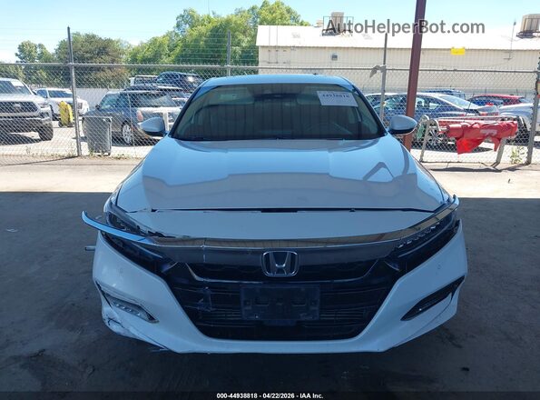 1HGCV2F93KA026462 2019 HONDA ACCORD White Vista del cuadro de instrumentos