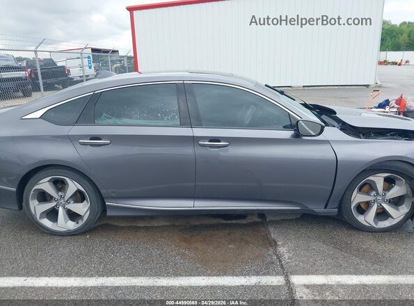 1HGCV2F98JA031882 2018 HONDA ACCORD Серый Вид задней части салона