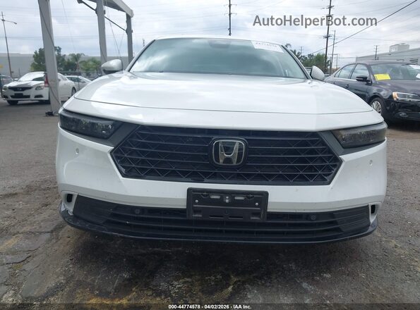 1HGCY2F64SA014530 2025 HONDA ACCORD HYBRID Белый Вид панели приборов