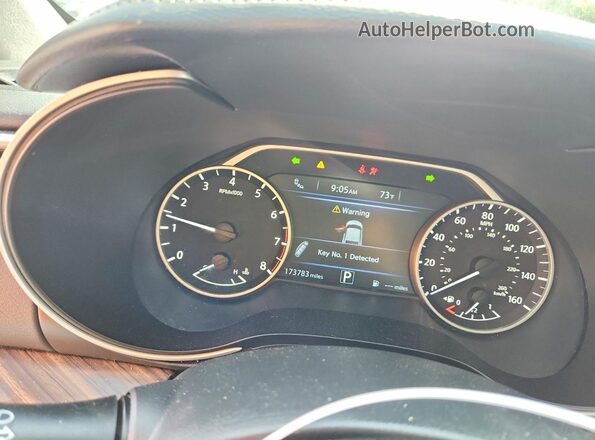 1N4AA6AP0JC392905 2018 NISSAN MAXIMA PLATINUM Белый Вид щитка приборов