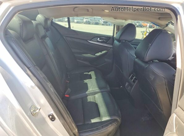 1N4AA6AP6JC361691 2018 NISSAN MAXIMA Silver Widok tylnych siedzeń