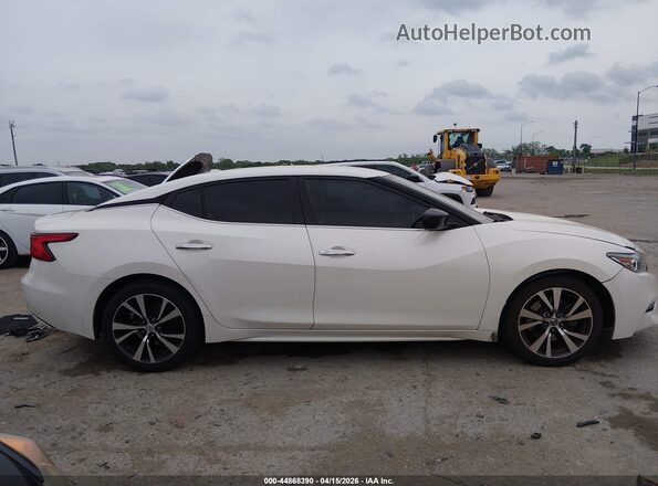 1N4AA6AP9HC454053 2017 NISSAN MAXIMA White Widok wnętrza z tyłu