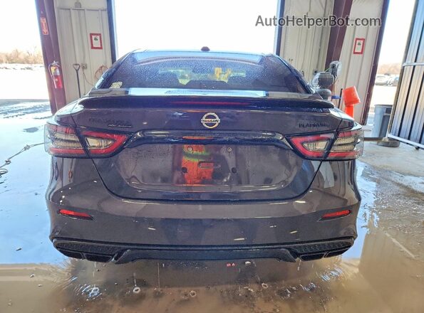 1N4AA6FV2MC510982 2021 NISSAN MAXIMA PLATINUM Серый Вид сзади
