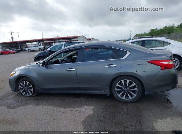 1N4AL3AP1HC253126 2017 NISSAN ALTIMA Gray Rear interior view