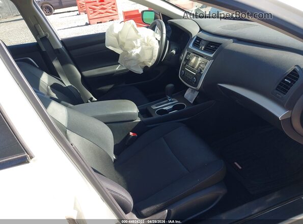 1N4AL3AP3HC202064 2017 NISSAN ALTIMA White Front interior view