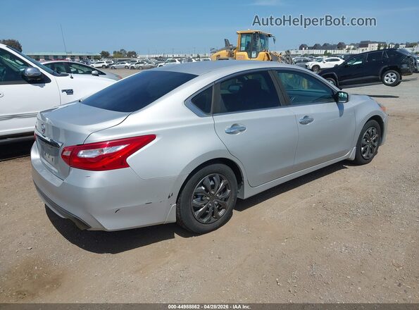 1N4AL3AP3HN305733 2017 NISSAN ALTIMA Серебряный Задняя правая четверть