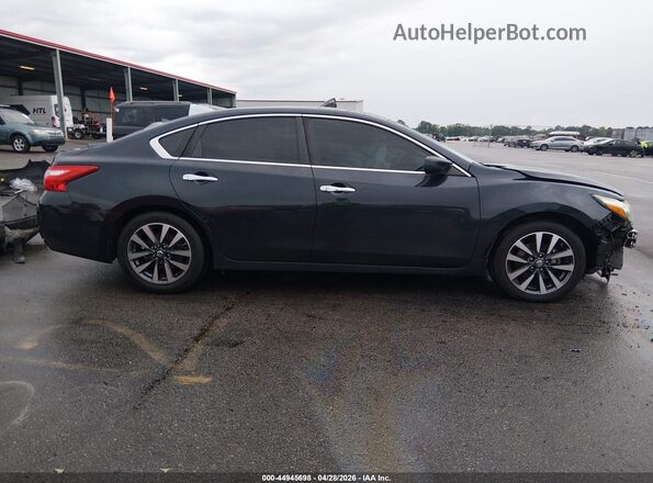 1N4AL3AP7HC211141 2017 NISSAN ALTIMA Gray Rear interior view