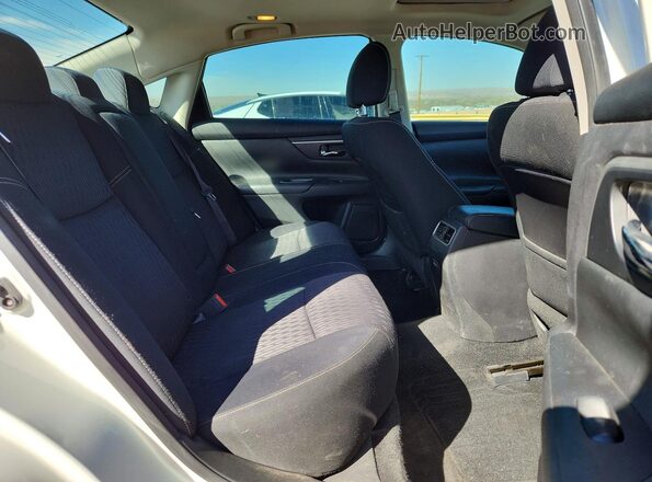 1N4AL3AP7HC276331 2017 NISSAN ALTIMA White Вид задніх сидінь
