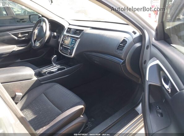1N4AL3AP7JC197697 2018 NISSAN ALTIMA Silver Вид салону спереду