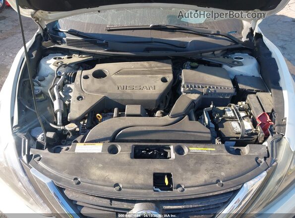 1N4AL3AP8HC157946 2017 NISSAN ALTIMA White უკანა ხედი