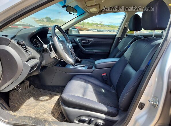 1N4AL3AP8HC158000 2017 NISSAN ALTIMA Silver Front interior view