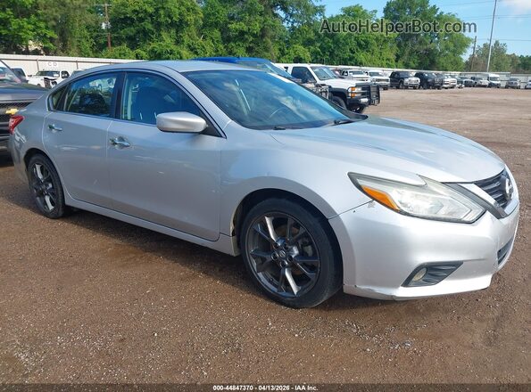 1N4AL3AP8HC180689 2017 NISSAN ALTIMA Silver Przód prawy