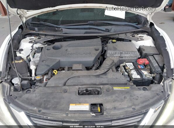 1N4AL3AP8HC220110 2017 NISSAN ALTIMA White Вид ззаду
