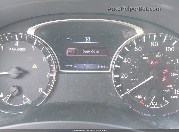 1N4AL3AP8HC485836 2017 NISSAN ALTIMA Red Vista de los asientos traseros