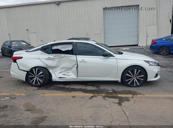 1N4AL4CV0LC190840 2020 NISSAN ALTIMA Белый Вид задней части салона