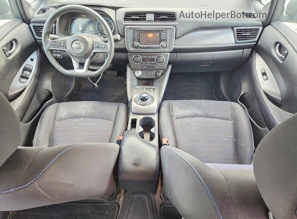 1N4AZ1CP6JC301032 2018 NISSAN LEAF Серый Вид панели приборов