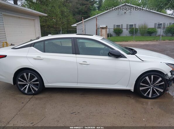 1N4BL4CV4MN413231 2021 NISSAN ALTIMA Белый Вид задней части салона