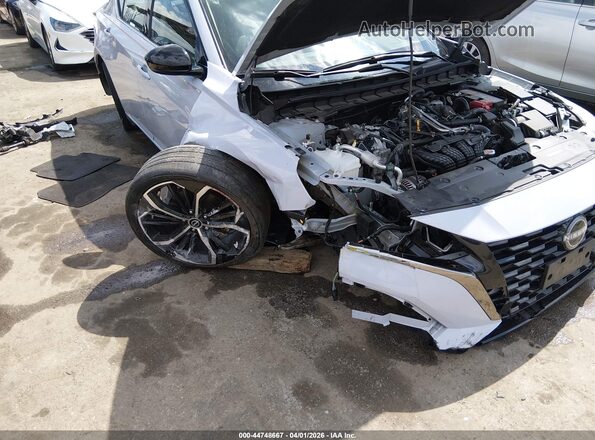 1N4BL4CW2SN355657 2025 NISSAN ALTIMA White Widok z przodu
