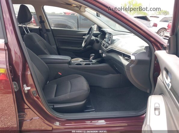 1N4BL4DV7RN359865 2024 NISSAN ALTIMA Бордовый Вид салона спереди