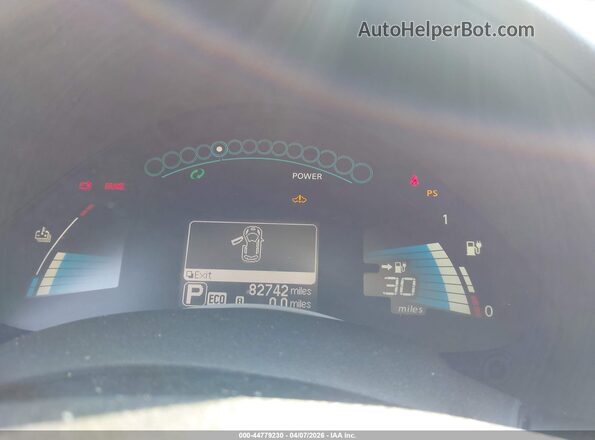 1N4BZ0CP7GC309633 2016 NISSAN LEAF White Widok wnętrza z tyłu