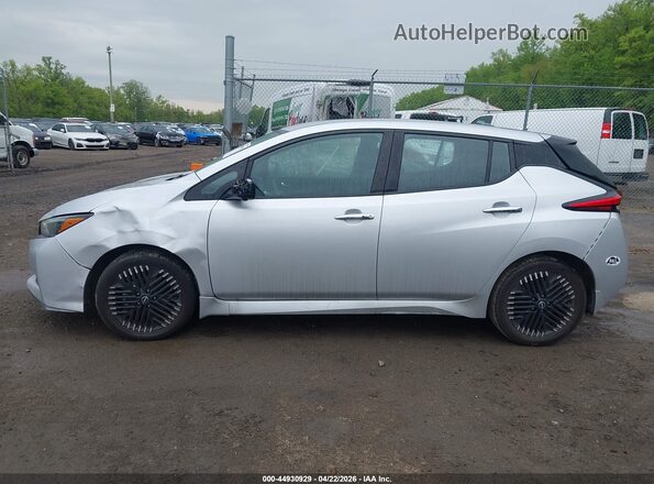 1N4CZ1CV5PC557971 2023 NISSAN LEAF Серебряный Панорамный вид салона 360°