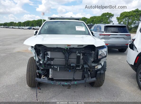 1N6ED1EJ6SN631663 2025 NISSAN FRONTIER White Widok wnętrza z tyłu