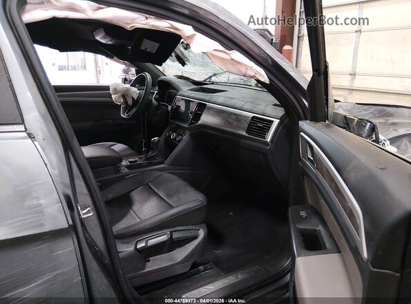 1V2HE2CA7PC210705 2023 VOLKSWAGEN ATLAS Gray Widok wnętrza z przodu