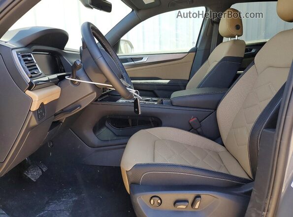 1V2JC2CA4TC209156 2026 VOLKSWAGEN ATLAS Gray Вид салону спереду