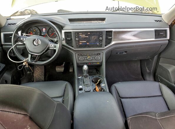 1V2LR2CA7JC557604 2018 VOLKSWAGEN ATLAS Yellow Vista del salpicadero