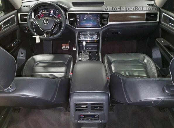 1V2RR2CA7JC574669 2018 VOLKSWAGEN ATLAS Blue Widok deski rozdzielczej