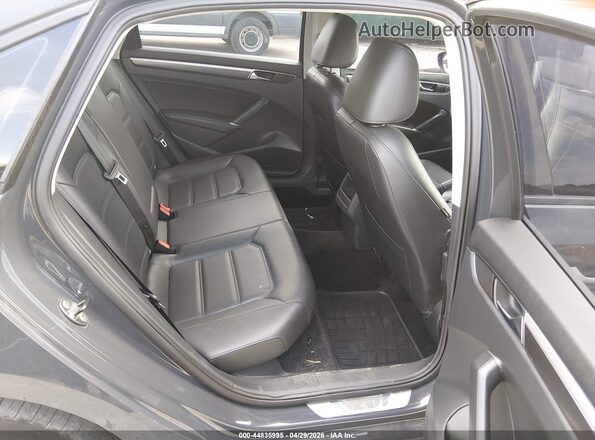 1VWAA7A35JC006036 2018 VOLKSWAGEN PASSAT Gray Widok naklejki z numerem VIN