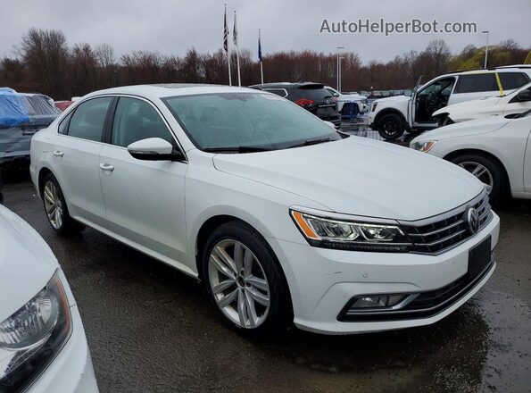 1VWBA7A30JC048666 2018 VOLKSWAGEN PASSAT White Przód prawy