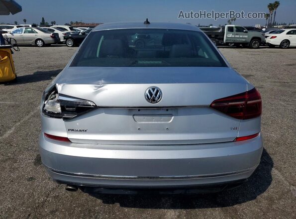 1VWDT7A31HC040301 2017 VOLKSWAGEN PASSAT Silver Widok z tyłu