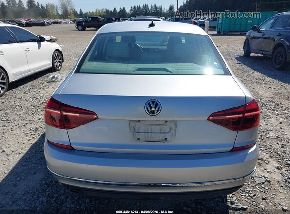 1VWDT7A35HC069218 2017 VOLKSWAGEN PASSAT Серебряный 